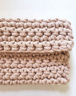 Load image into Gallery viewer, Crochet Clutch
